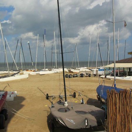 Malibu Beach Koksijde Exteriör bild