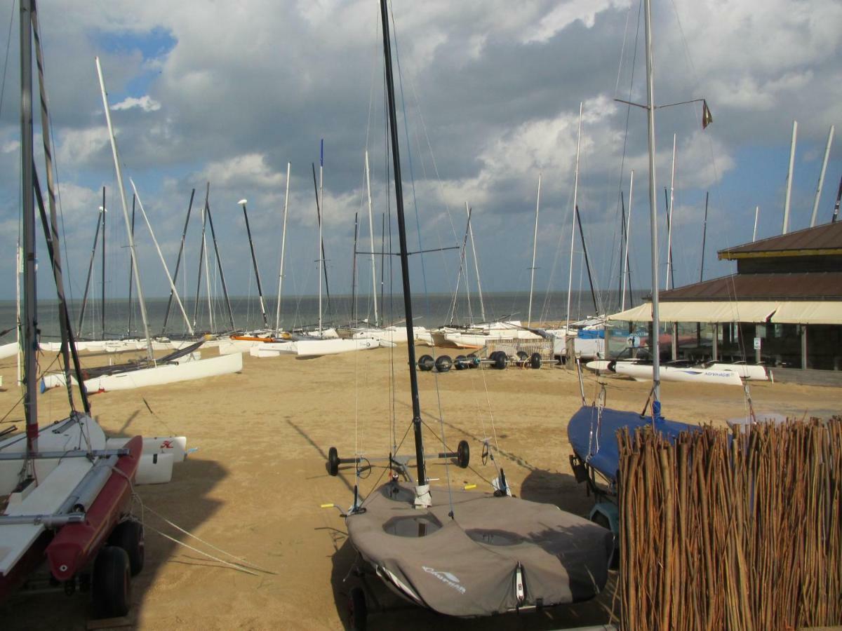 Malibu Beach Koksijde Exteriör bild