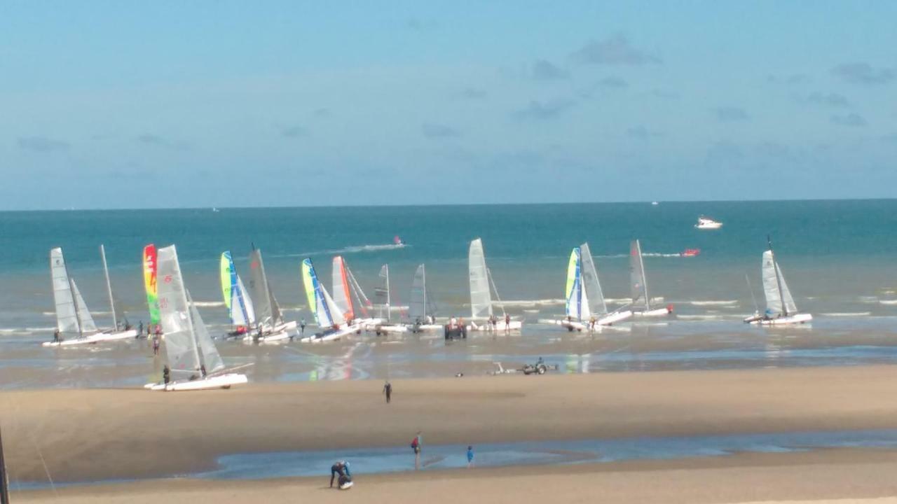 Malibu Beach Koksijde Exteriör bild